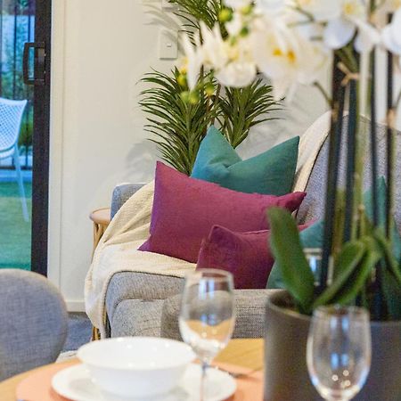 Urban Elegance - 2 Bed, 2 Bath In The Cbd Apartment Christchurch Bagian luar foto